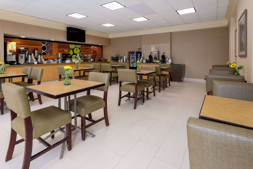 la quinta inn and suites by wyndham kingsport tricities