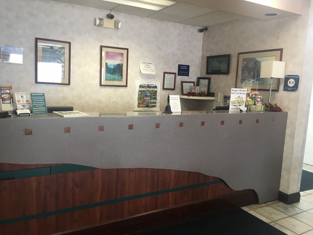 mountain inn and suites