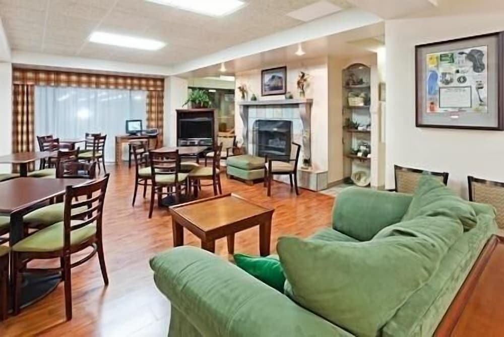 mountain inn and suites