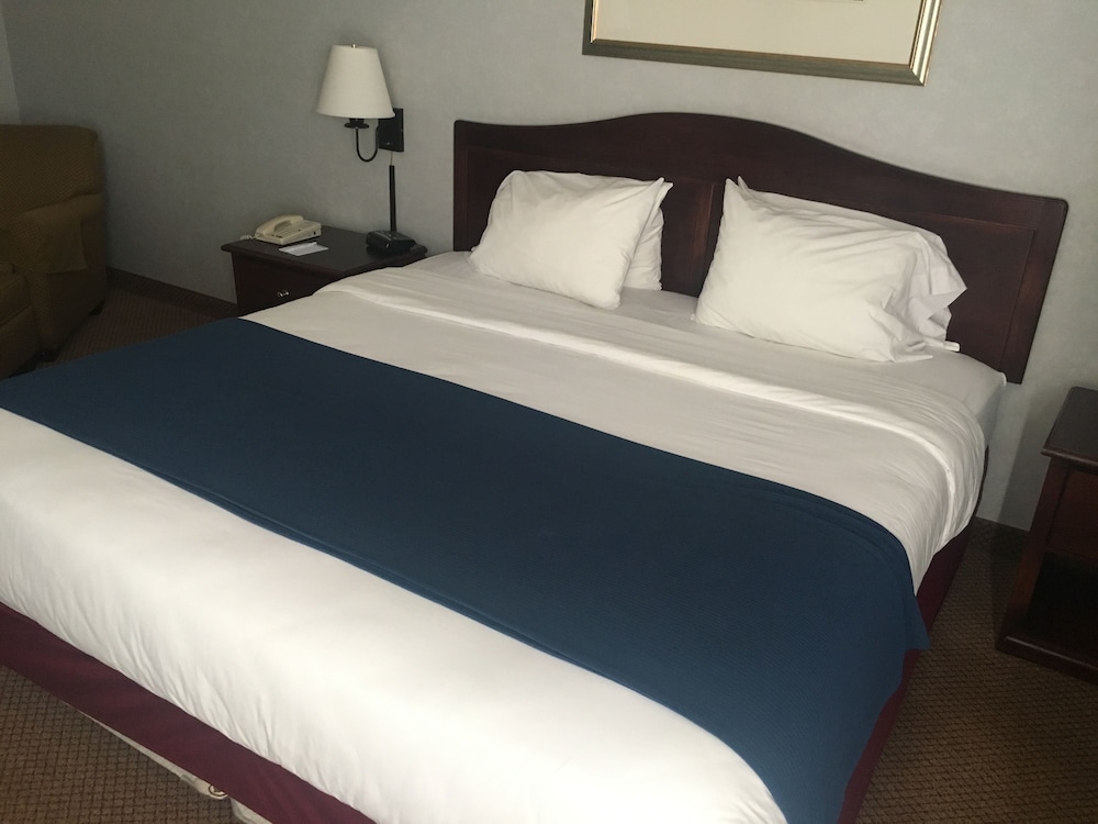 mountain inn and suites