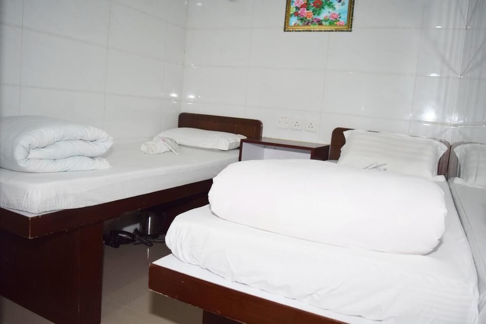 pay less guest house hostel