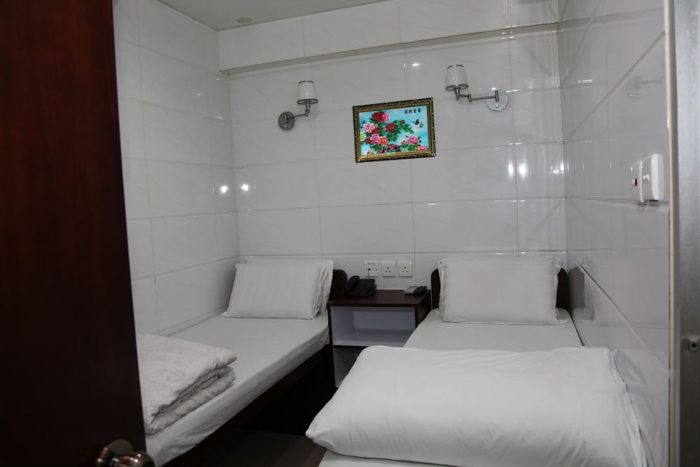 pay less guest house hostel