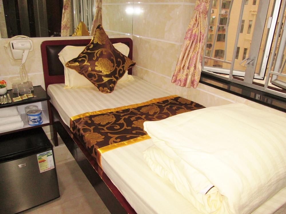 pay less guest house hostel