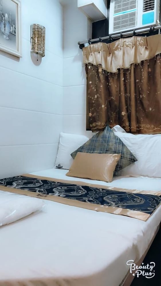 pay less guest house hostel