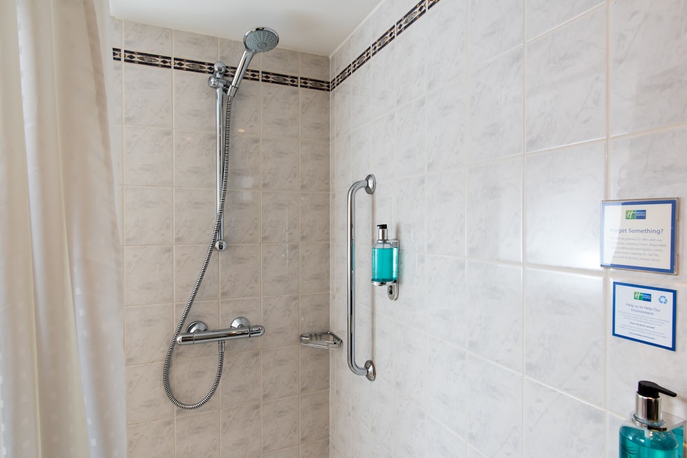 holiday inn express southampton west by ihg