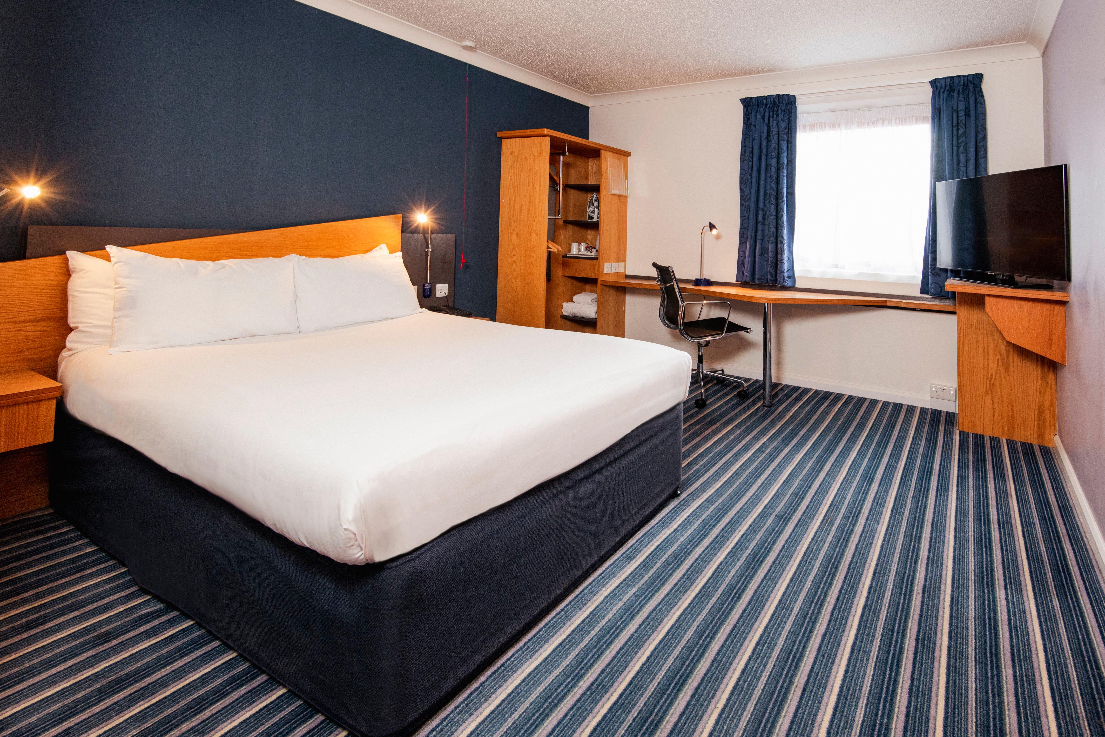 holiday inn express southampton west by ihg