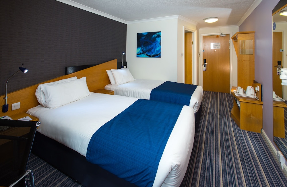 holiday inn express southampton west by ihg