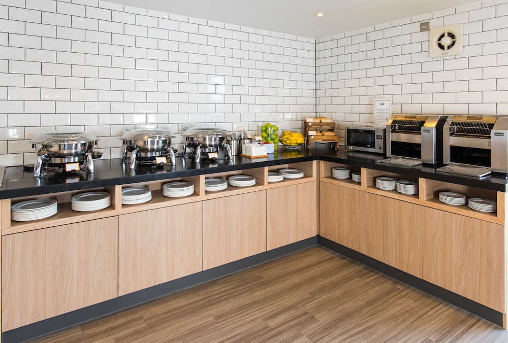 holiday inn express southampton west by ihg