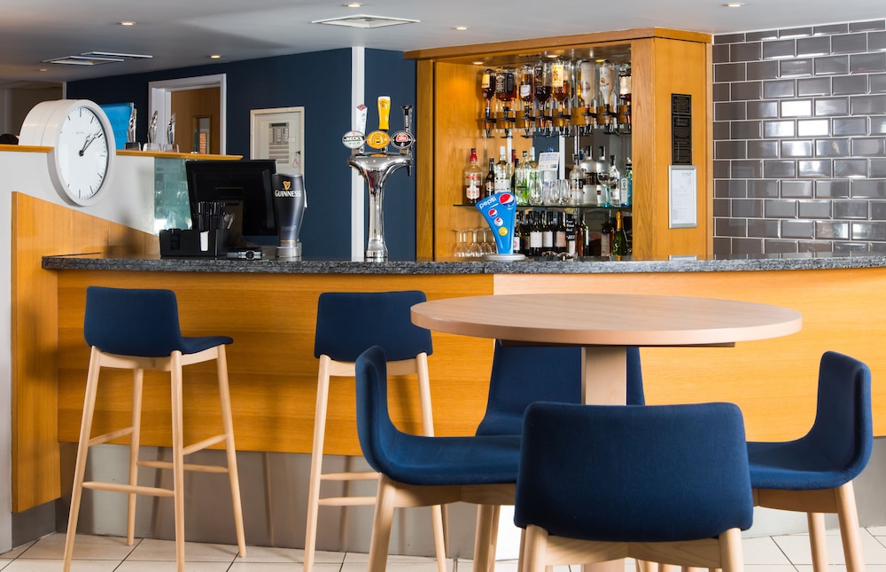holiday inn express southampton west by ihg