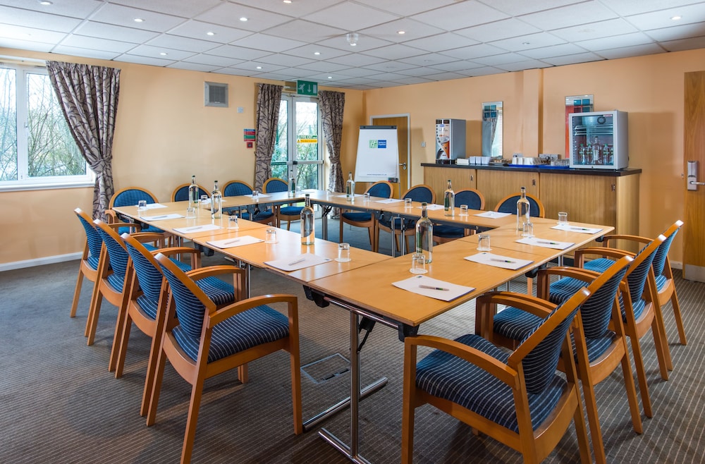 holiday inn express southampton west by ihg