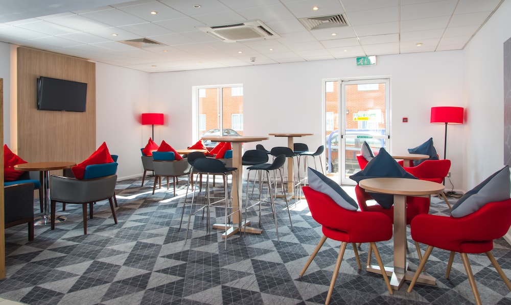 holiday inn express southampton west by ihg