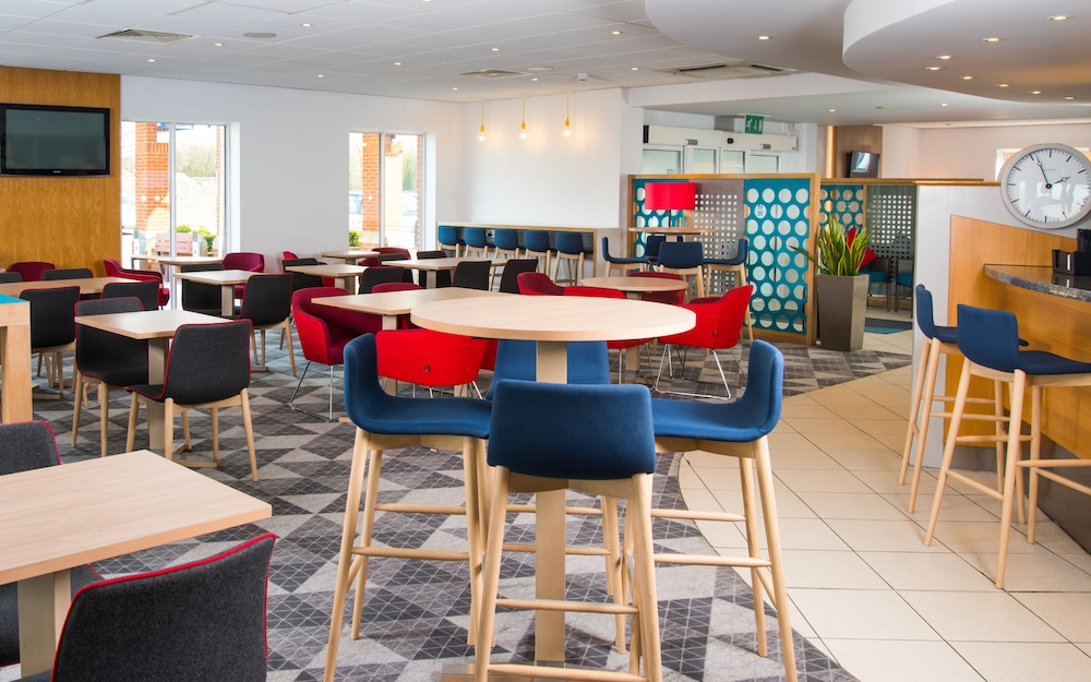 holiday inn express southampton west by ihg
