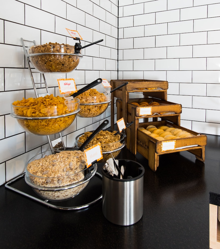 holiday inn express southampton west by ihg