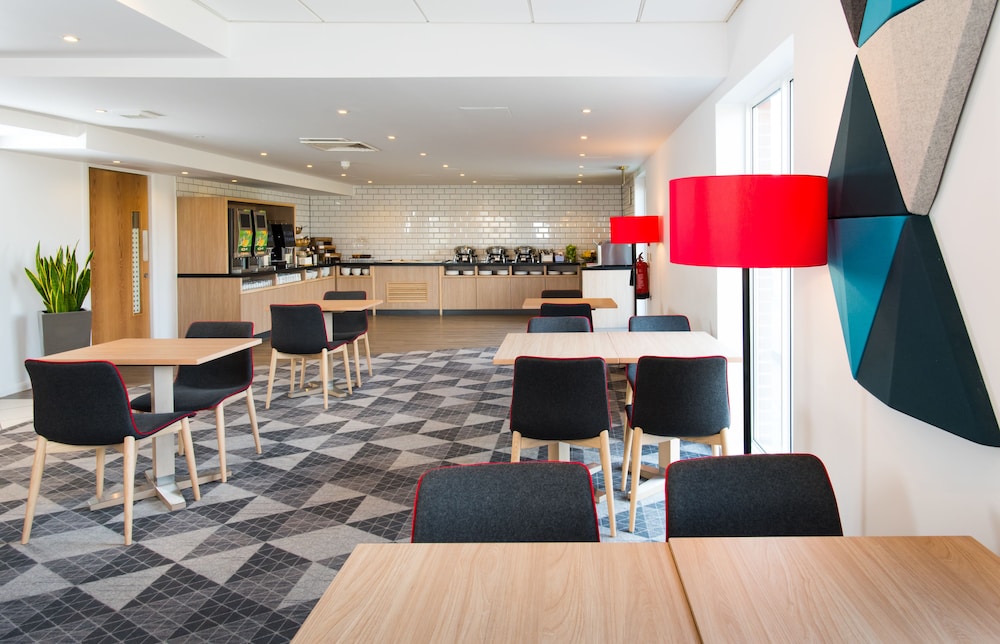 holiday inn express southampton west by ihg