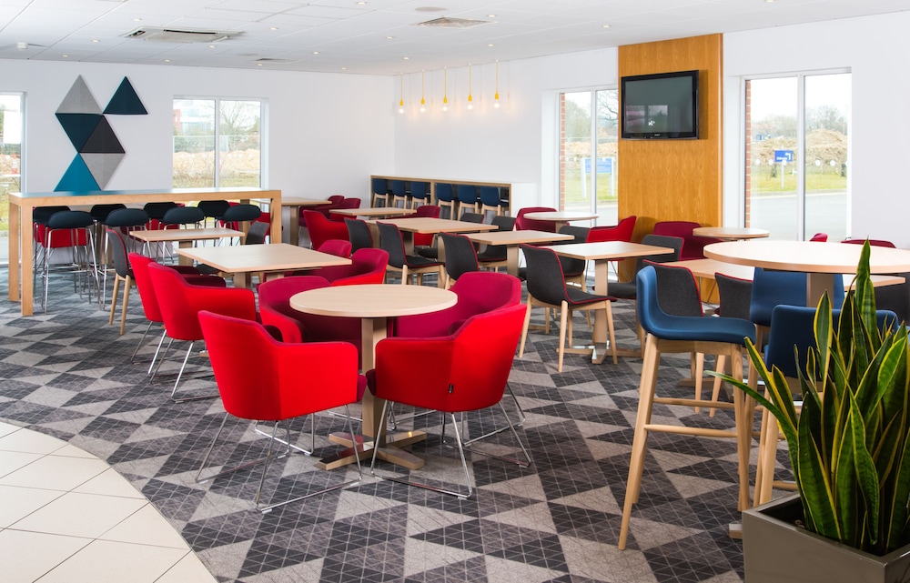 holiday inn express southampton west by ihg
