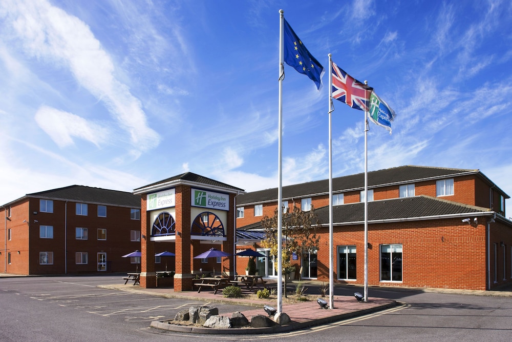 holiday inn express southampton west by ihg