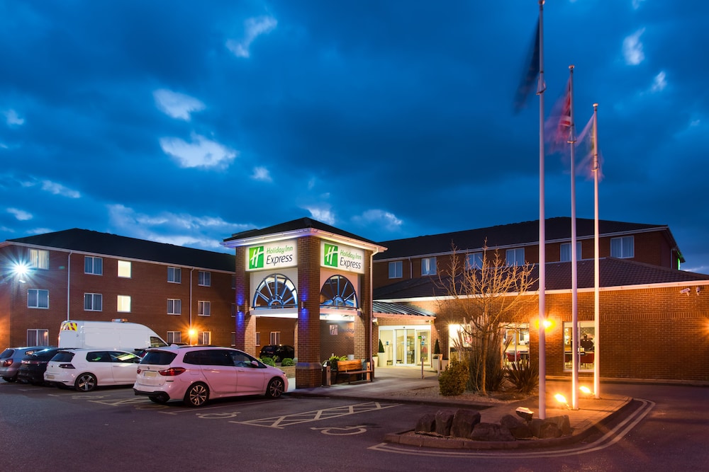 holiday inn express southampton west by ihg