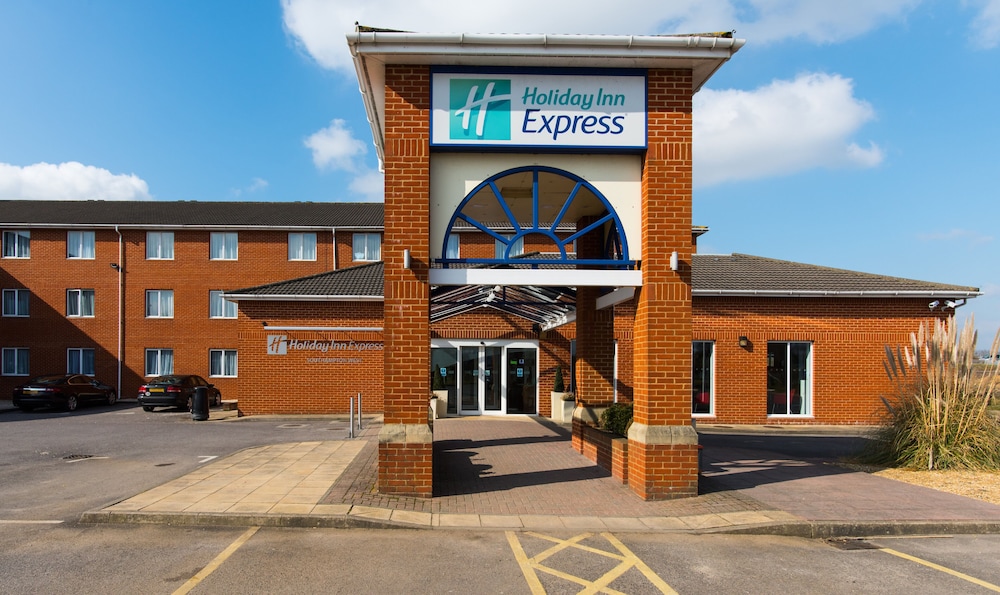 holiday inn express southampton west by ihg