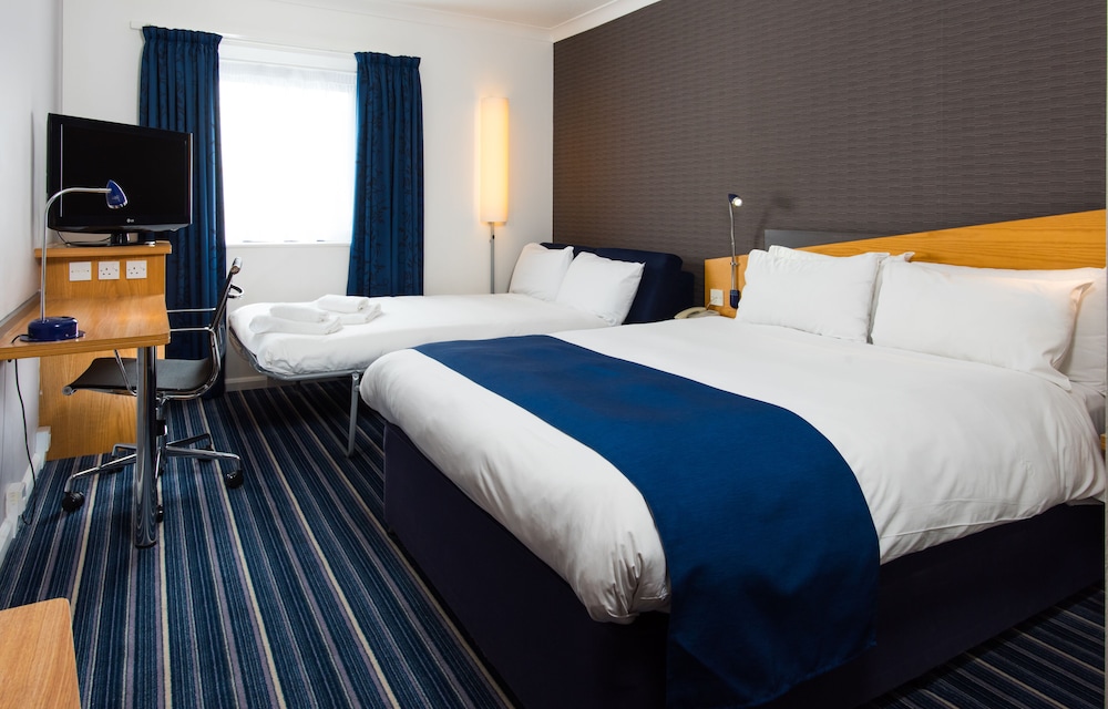 holiday inn express southampton west by ihg