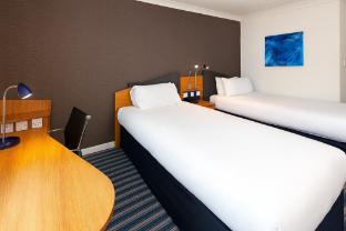holiday inn express southampton west by ihg