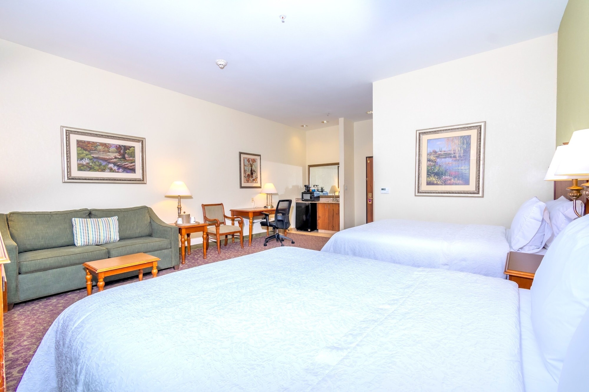 hampton inn and suites college station