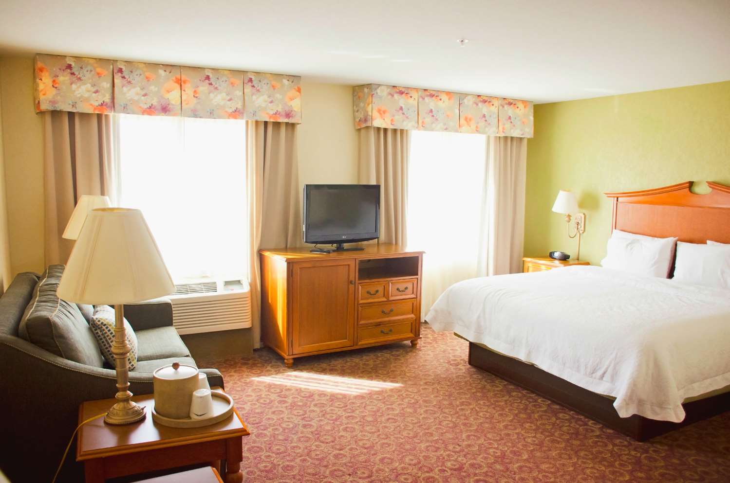 hampton inn and suites college station