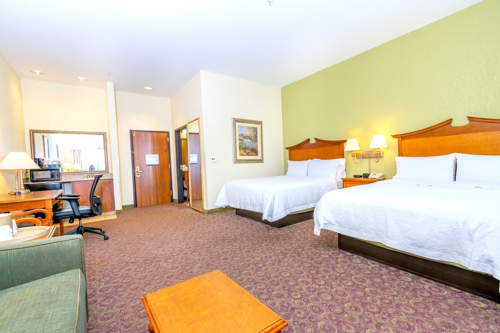 hampton inn and suites college station