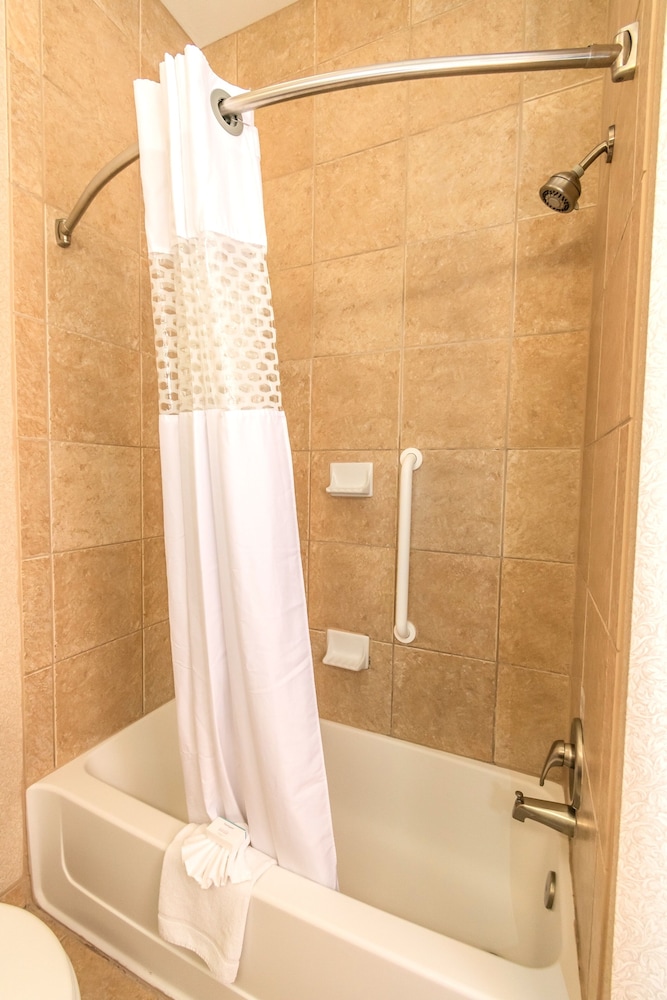 hampton inn and suites college station
