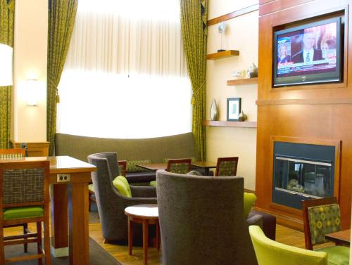 hampton inn and suites college station