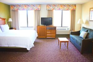 hampton inn and suites college station