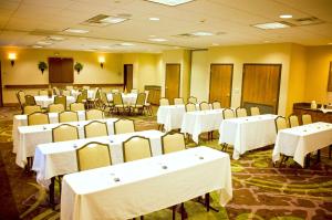 hampton inn and suites college station