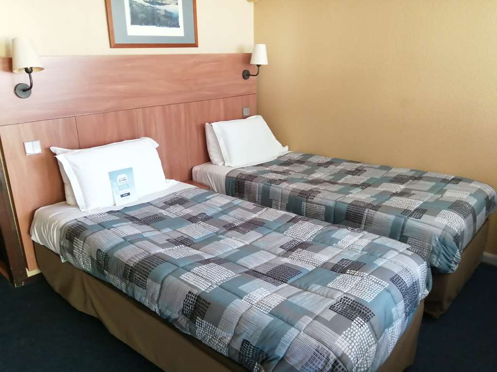 kyriad angers pont de ce