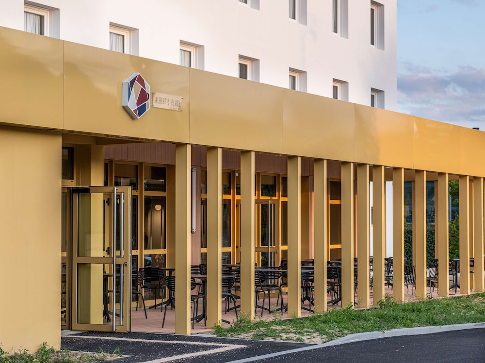 ibis nantes treillieres