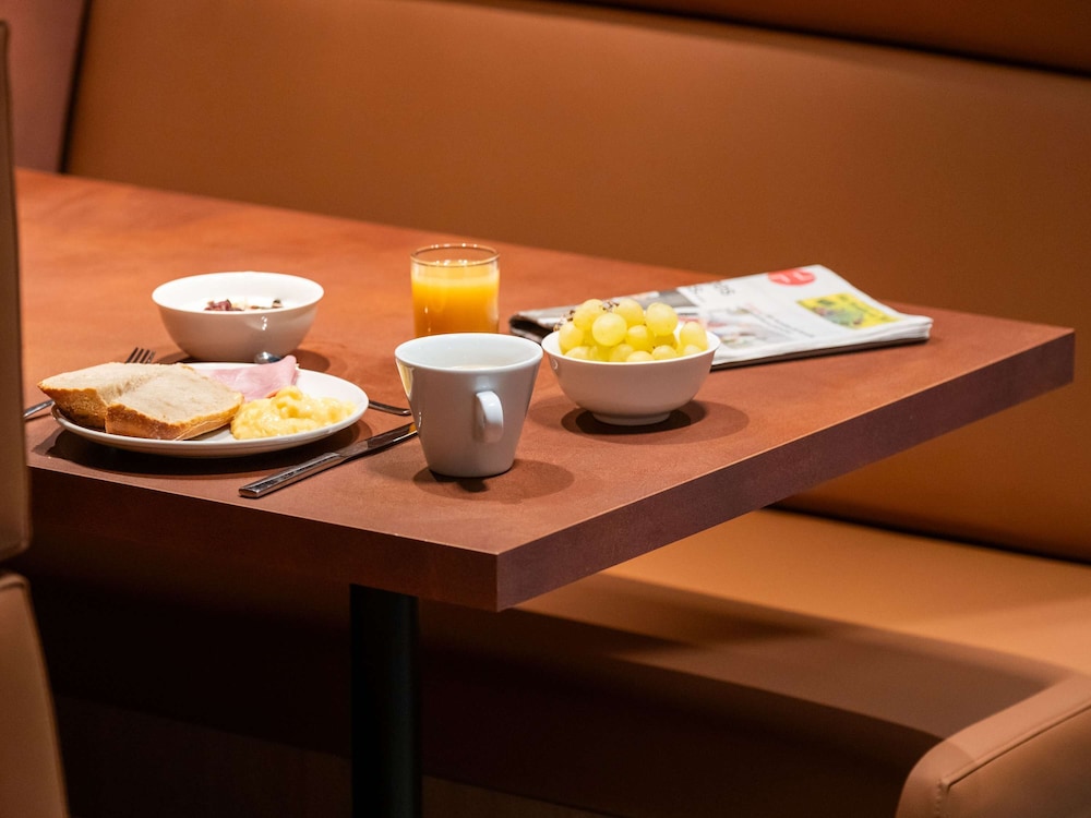 ibis nantes treillieres