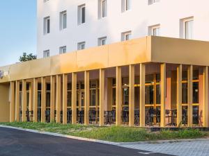 ibis nantes treillieres