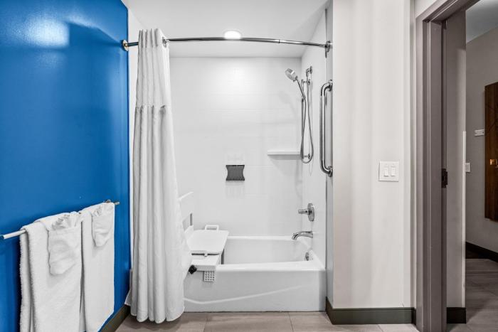 holiday inn express hotel and suites carneys point by ihg