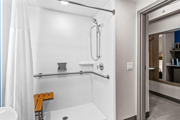 holiday inn express hotel and suites carneys point by ihg