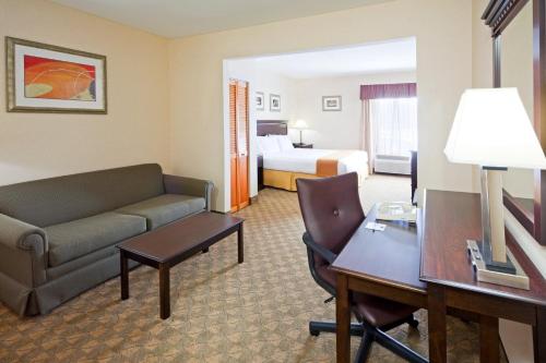 holiday inn express hotel and suites carneys point by ihg