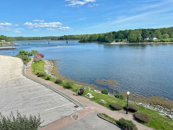 Fort Knox Park Inn,Bucksport>>Bangor,2 star