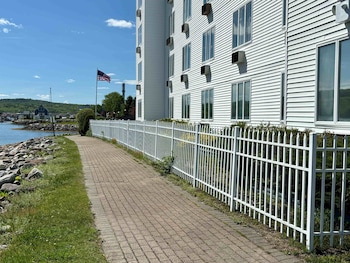 Fort Knox Park Inn,Bucksport>>Bangor,2 star