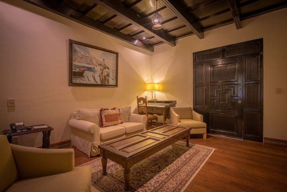 pensativo house hotel
