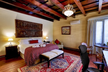 pensativo house hotel