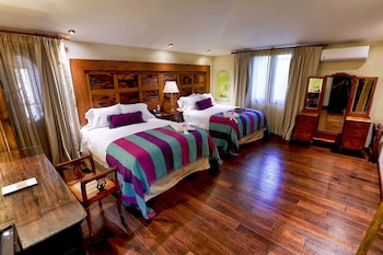 pensativo house hotel