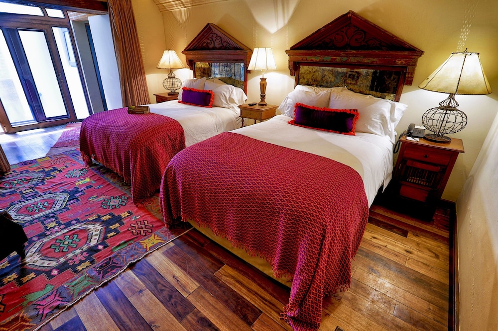 pensativo house hotel