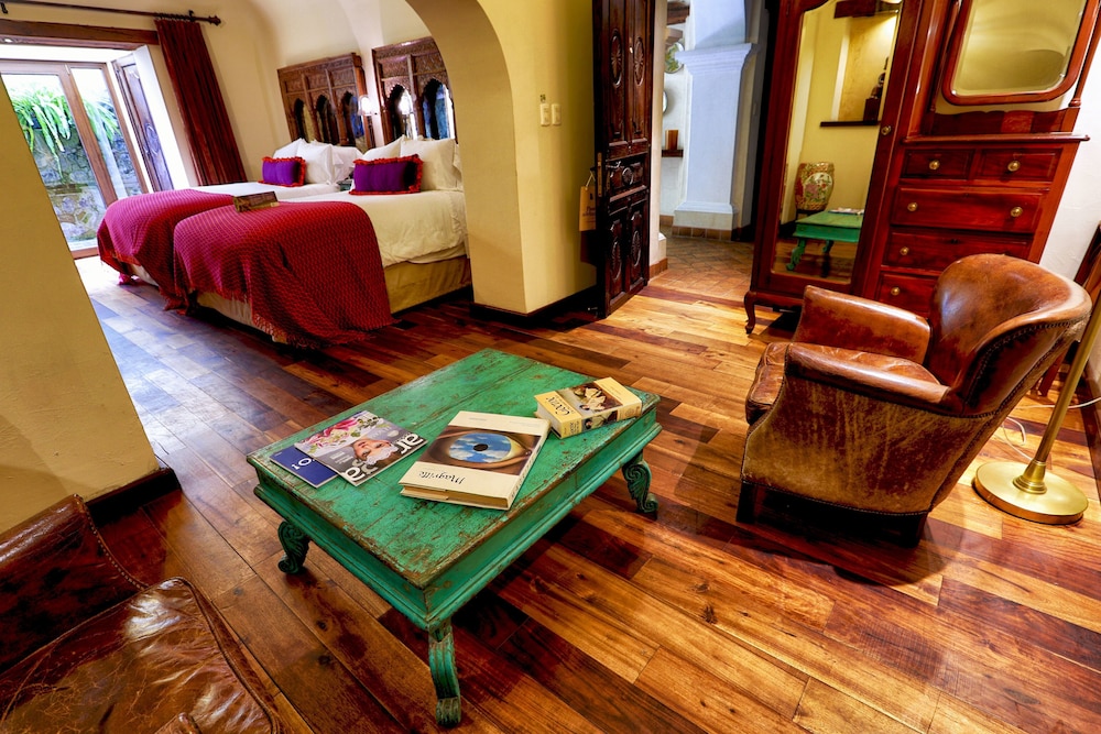 pensativo house hotel