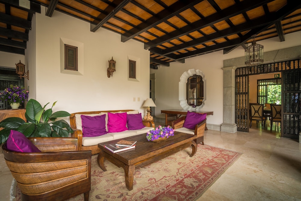 pensativo house hotel