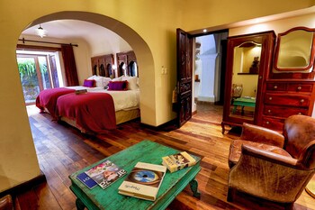 pensativo house hotel