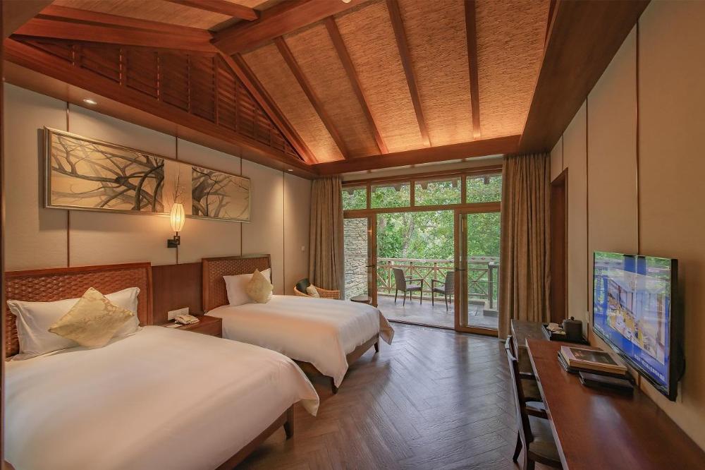 wuzhishan yatai rainforest resort