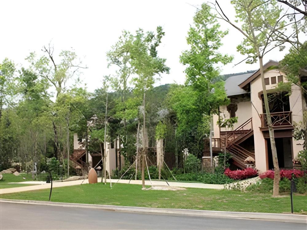 wuzhishan yatai rainforest resort