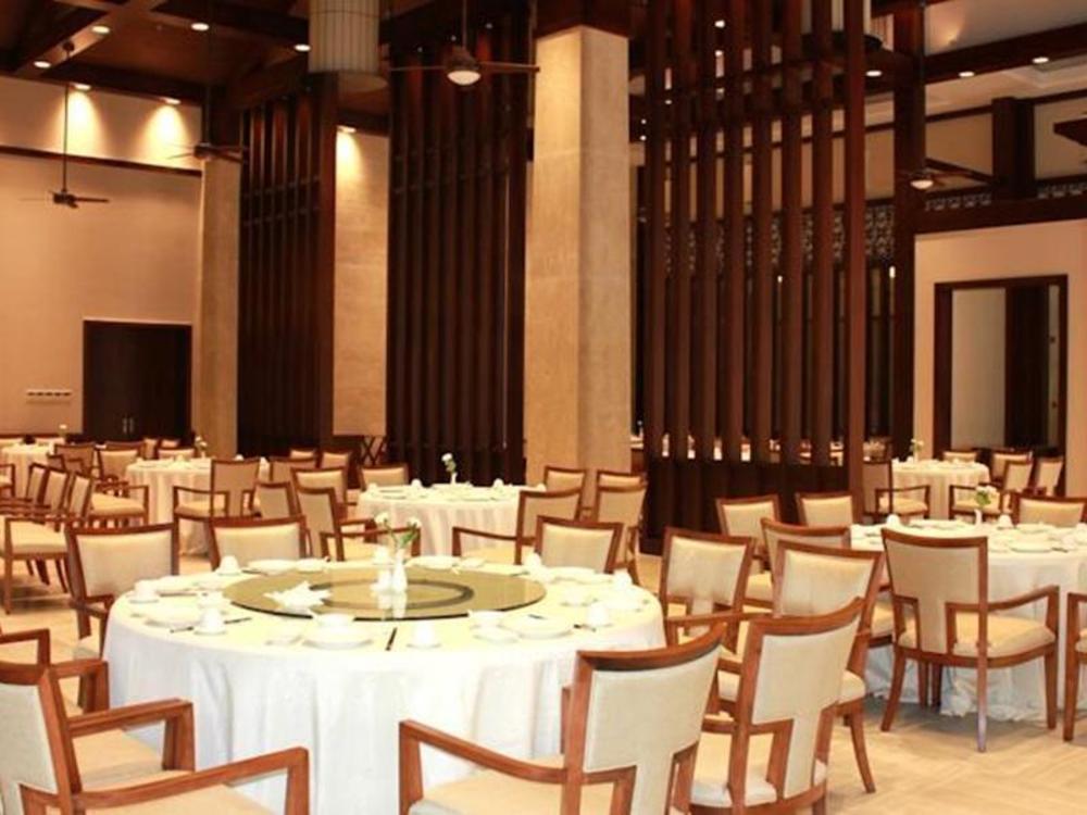 wuzhishan yatai rainforest resort